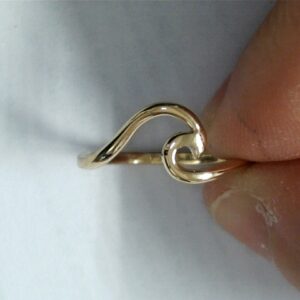 MTE 1.8gr 14Y
Gold Wave Ring